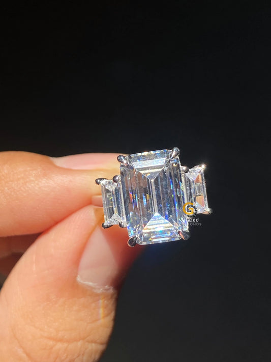 10 CT Emerald Three Stone Ring