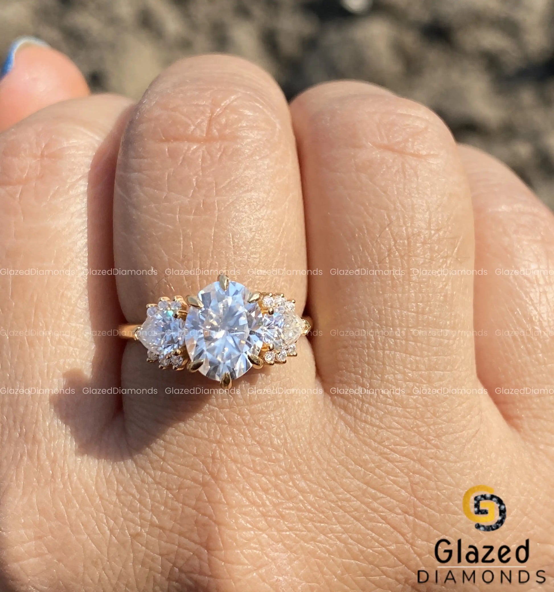 2 Ct Oval Cut Moissanite Engagement Ring