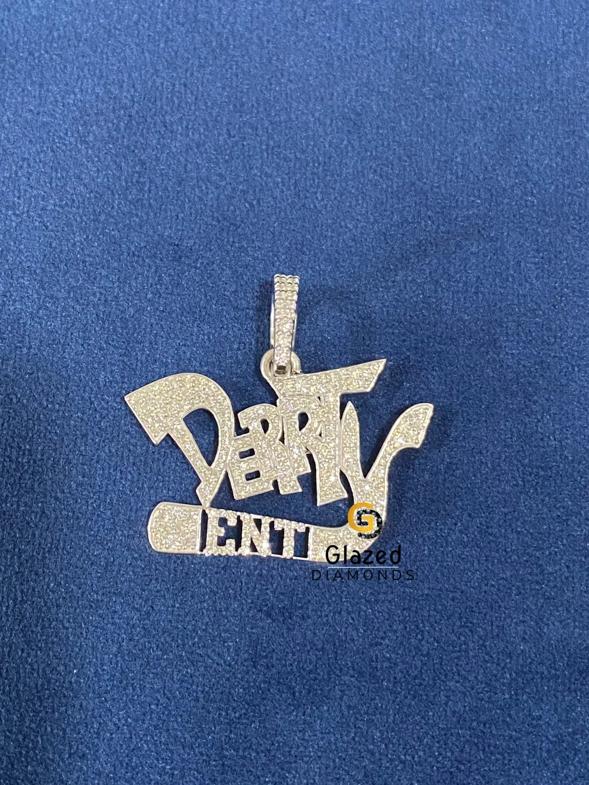 Customized Letter Hip Hop VVs Round Moissanite Pendant