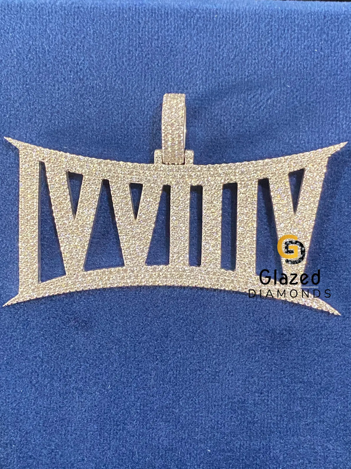 Customized Roman Number Round Moissanite Hip Hop Pendant