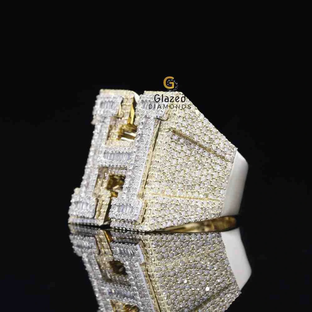 Initial letter H Ring