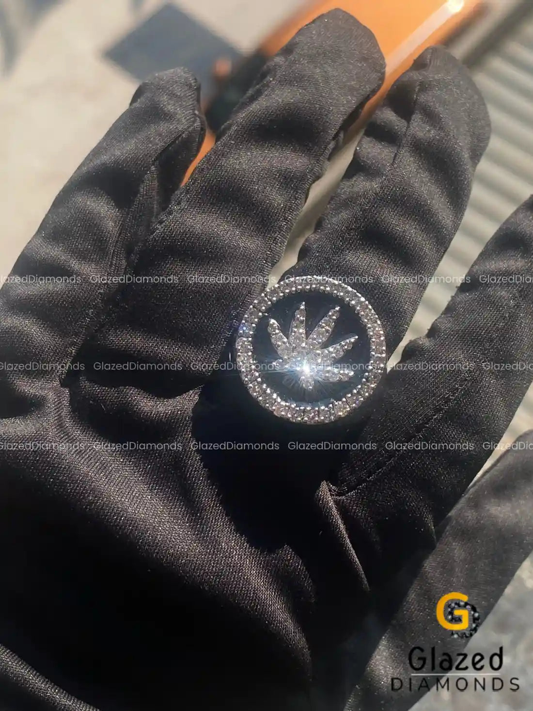 Mari juana Leaf Diamond Ring