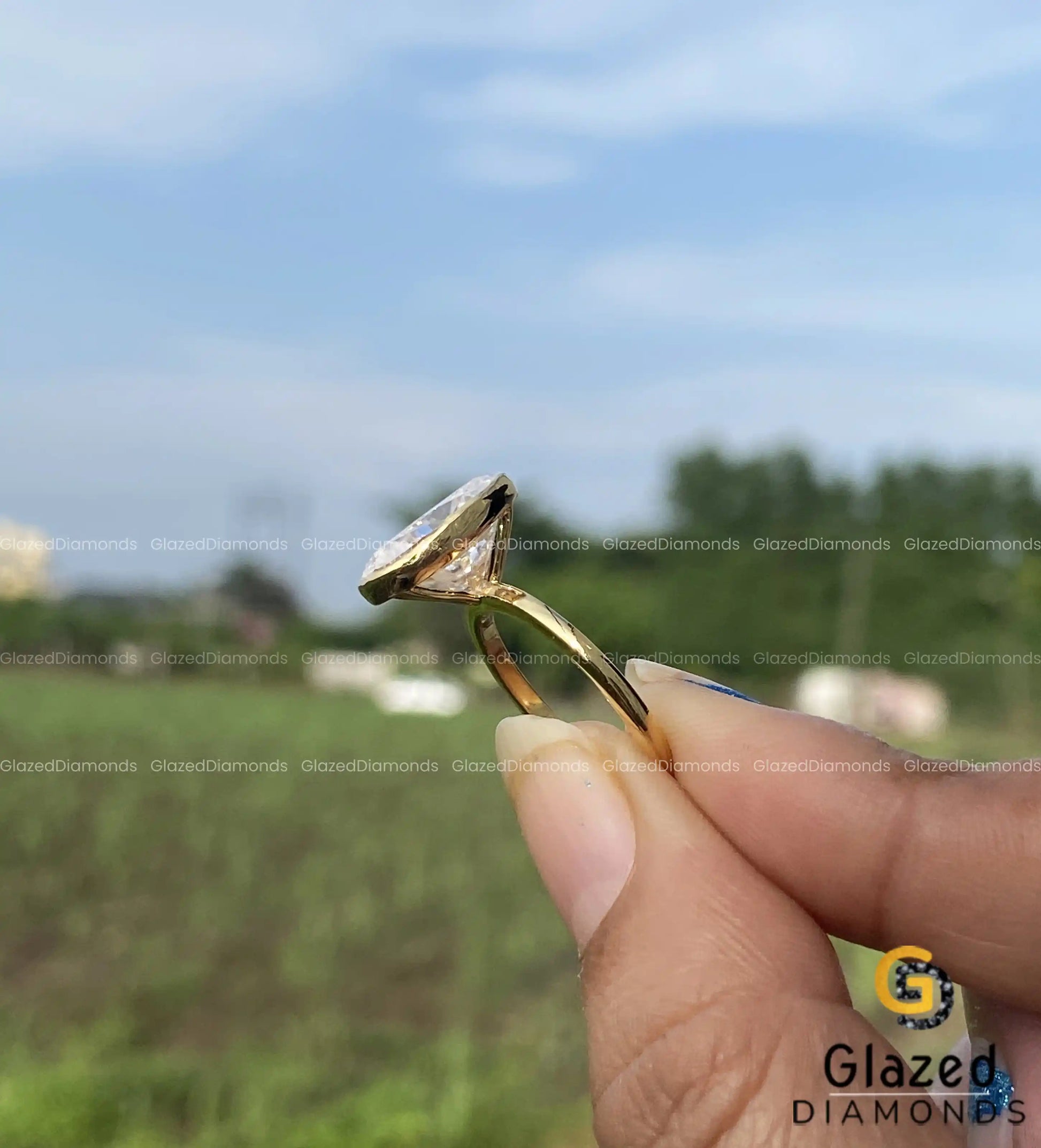 Oval Cut Diamond Engagement Ring