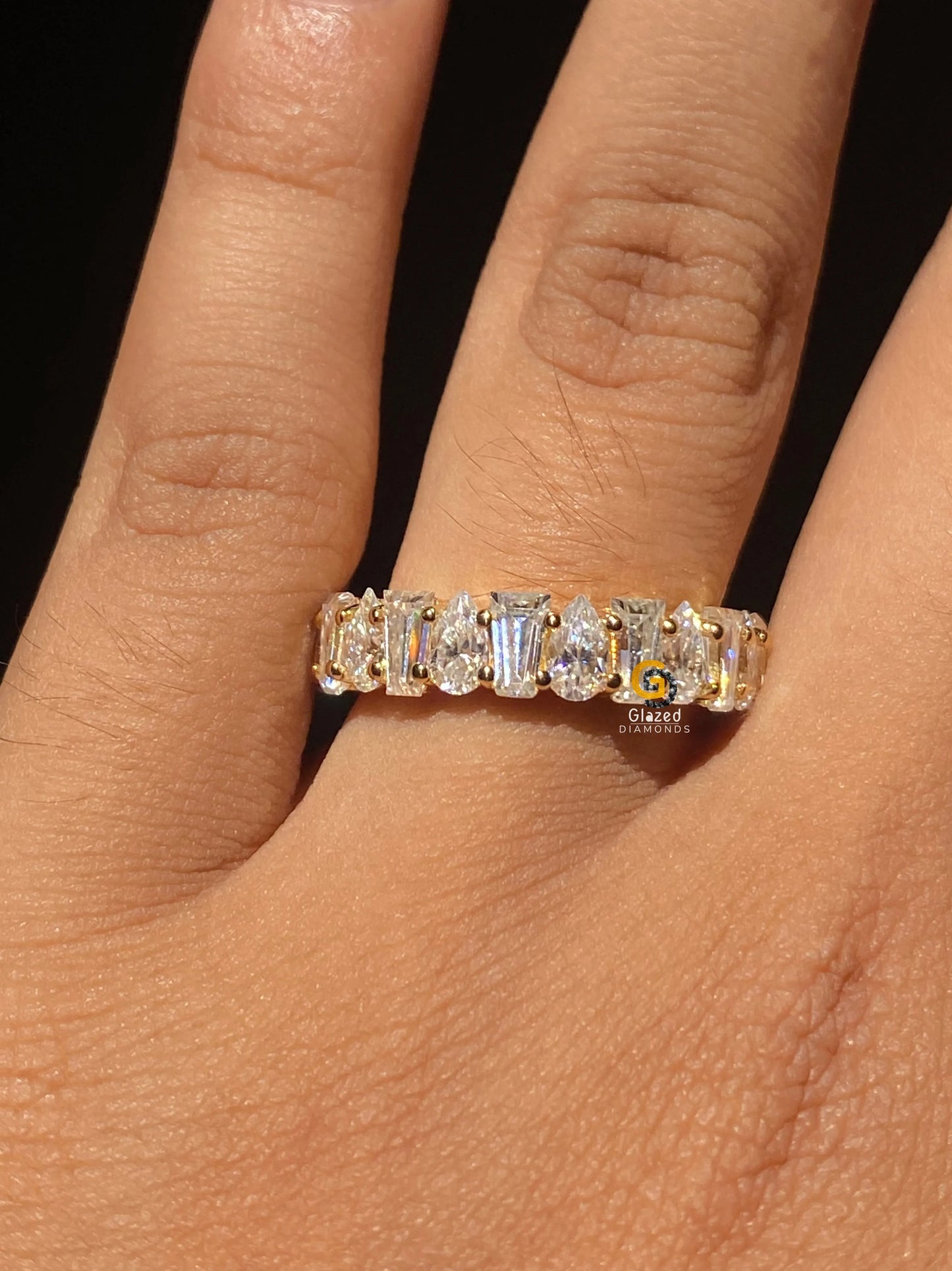 Tapper Baguette Eternity Band