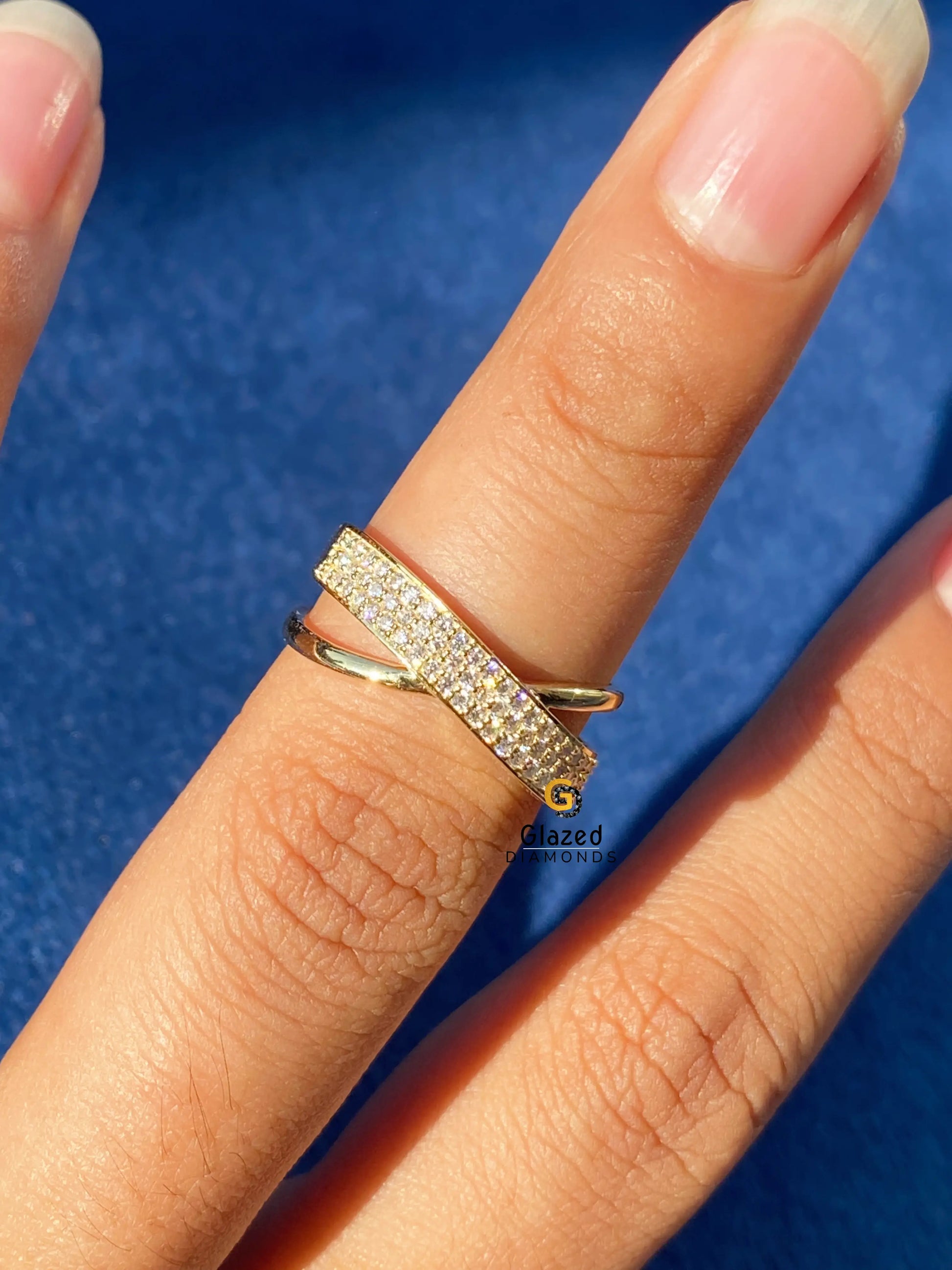 14K Solid Yellow Gold Criss Cross Moissanite Band 