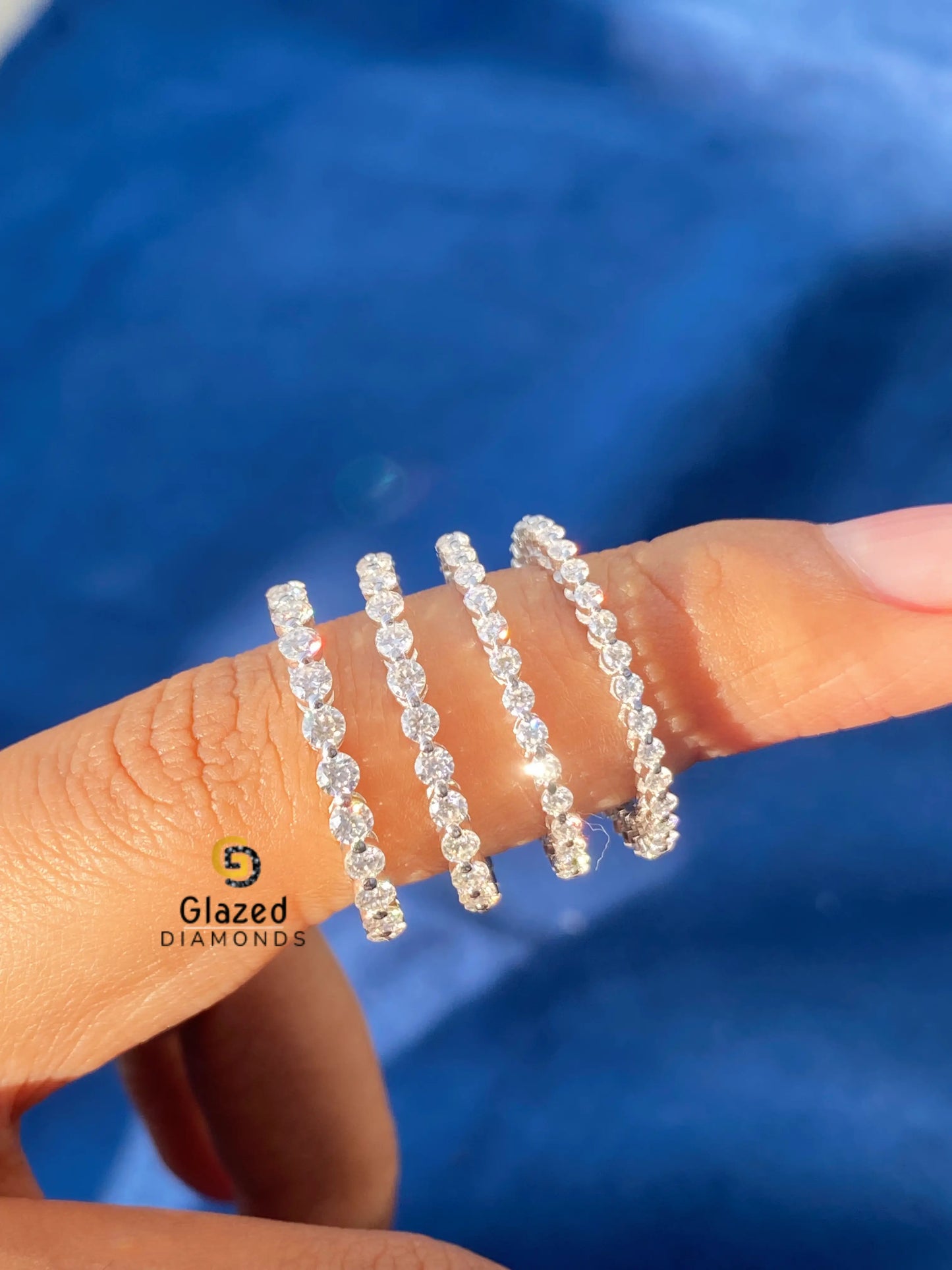 2.2 MM Round Moissanite Bubble Band