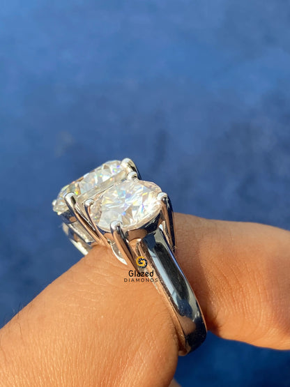 2CT Side Stone Moissanite Three Stone Wedding Ring For Women