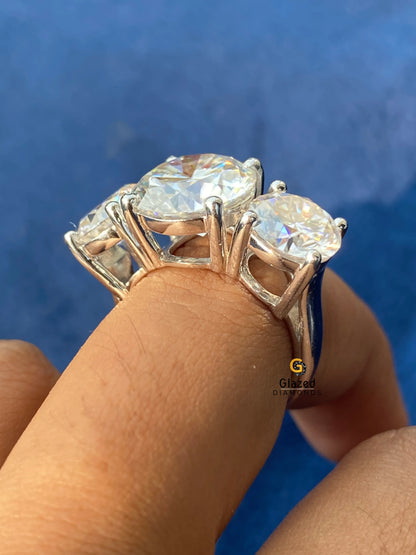 3CT Center Round Stone And 2CT Side Stone Moissanite Three Stone Wedding Ring For Women