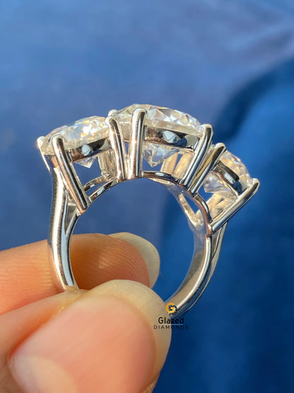 3CT Center Round Stone And 2CT Side Stone Three Stone Wedding Ring 