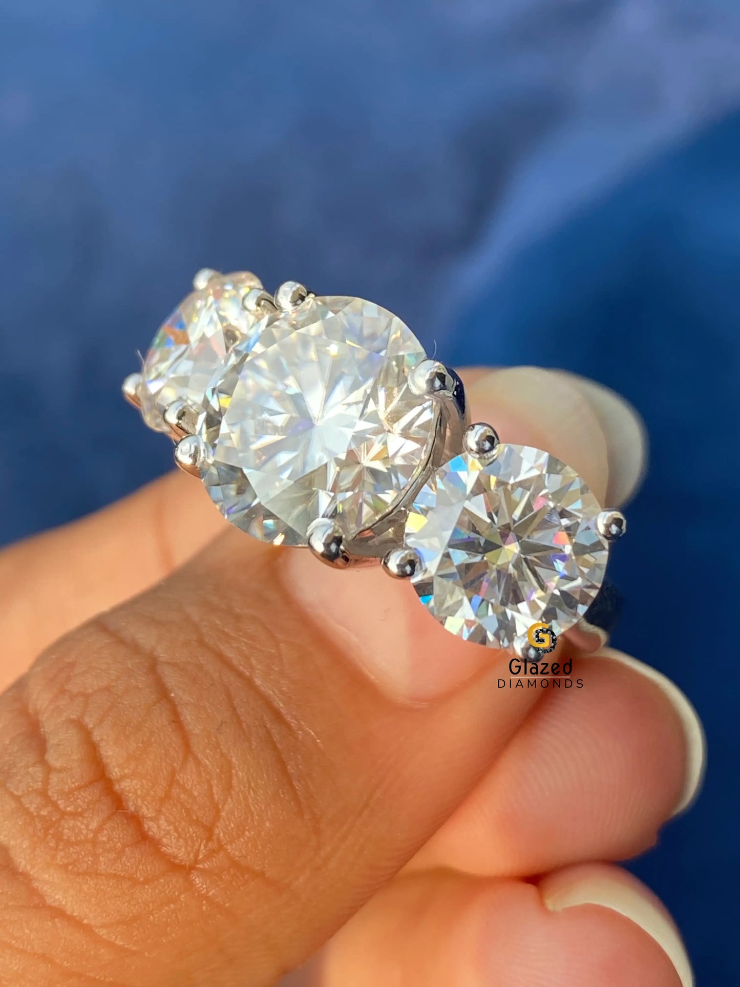 3CT Center Round Stone And 2CT Side Stone Wedding Ring For Women