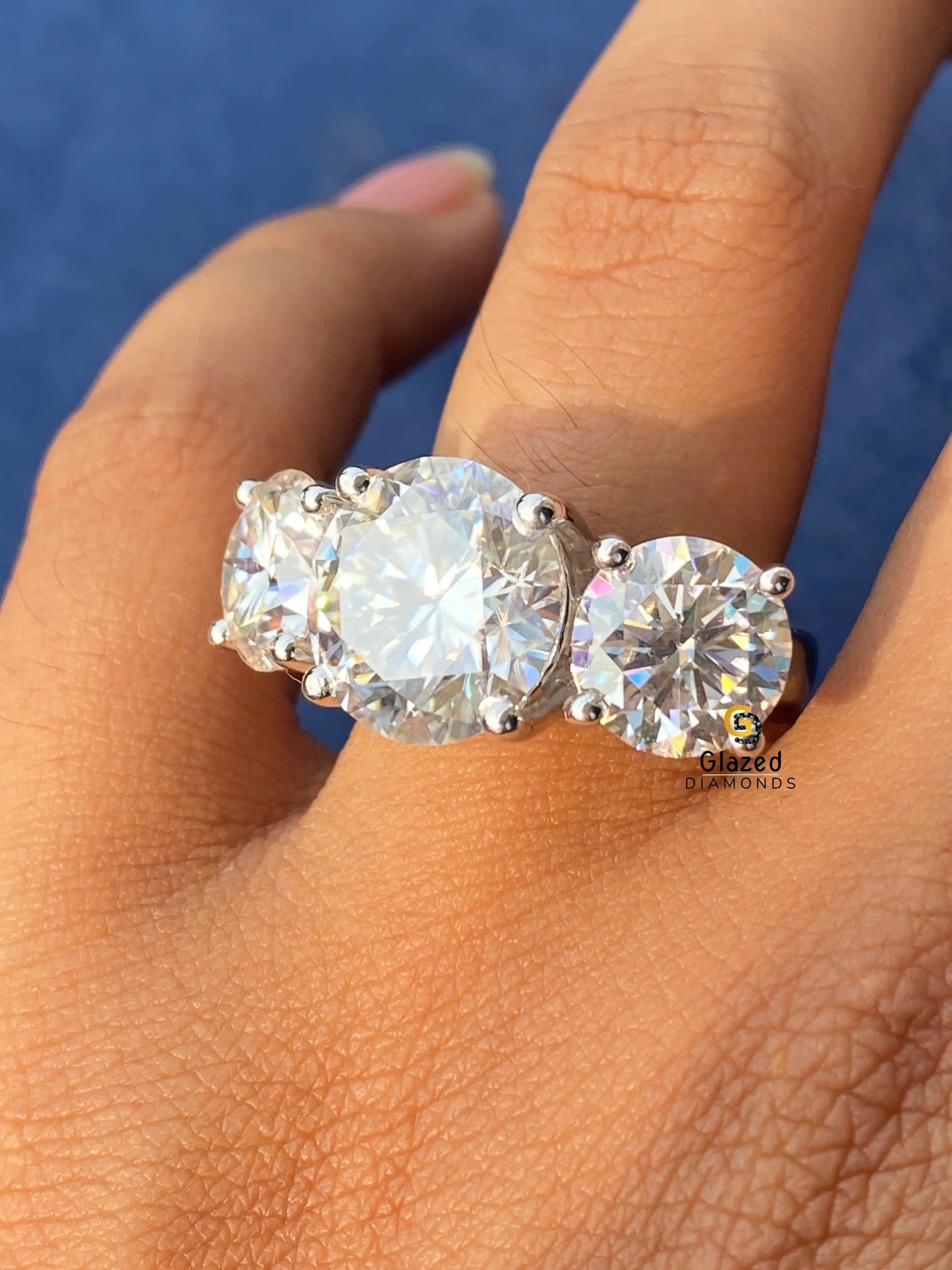 3CT Center Round Stone Moissanite Three Stone Wedding Ring For Women