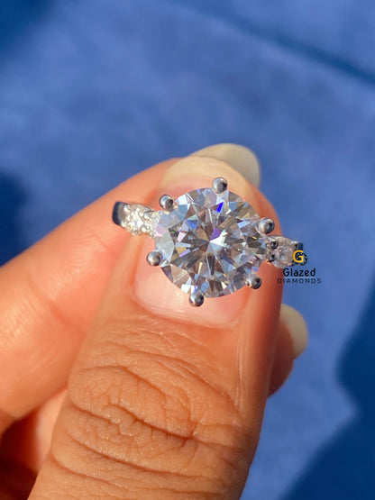 3CT Round Cut Three Stone Moissanite Wedding Ring 