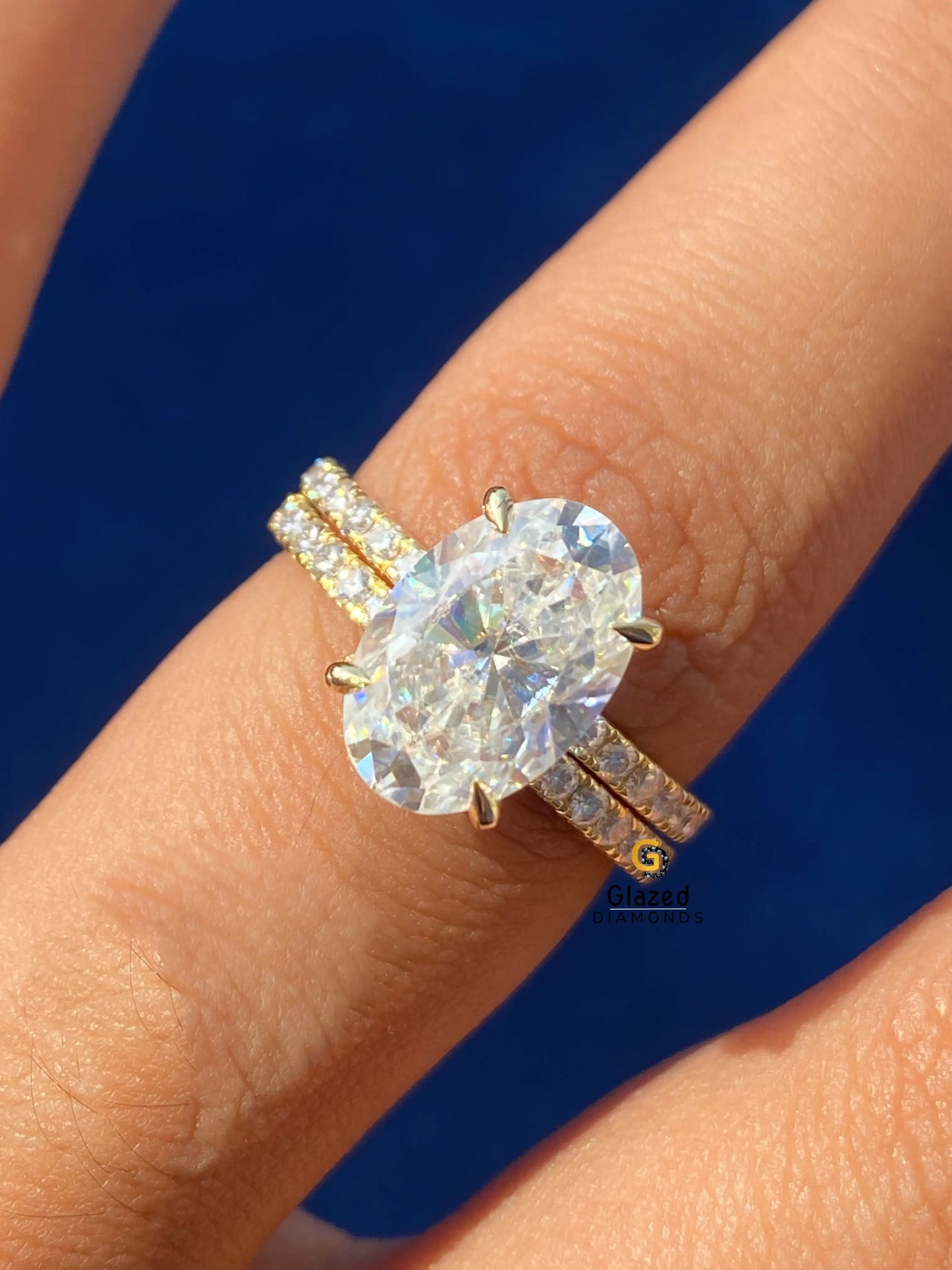 4CT Oval Cut Hidden Halo Moissanite Ring With Eternity Wedding Band