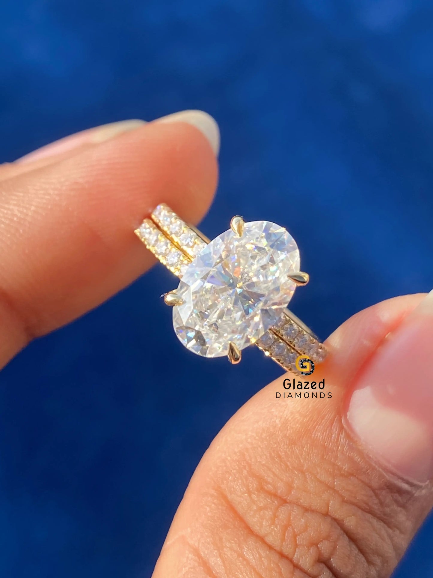 4CT Oval Cut Moissanite Hidden Halo Bridal Ring Set For Women