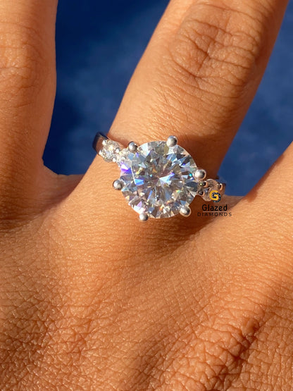 5 Stone Round Moissanite Wedding Ring For Women
