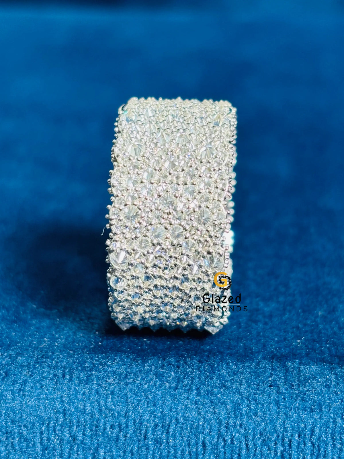 Upside Down Setting Round Cut Moissanite Reverse Band