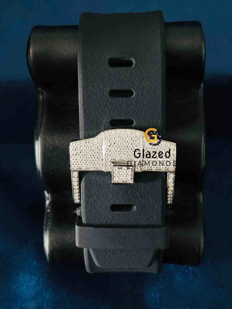 Chronograph cae Dial Black Silicone Strap Moissanite Watch For Men