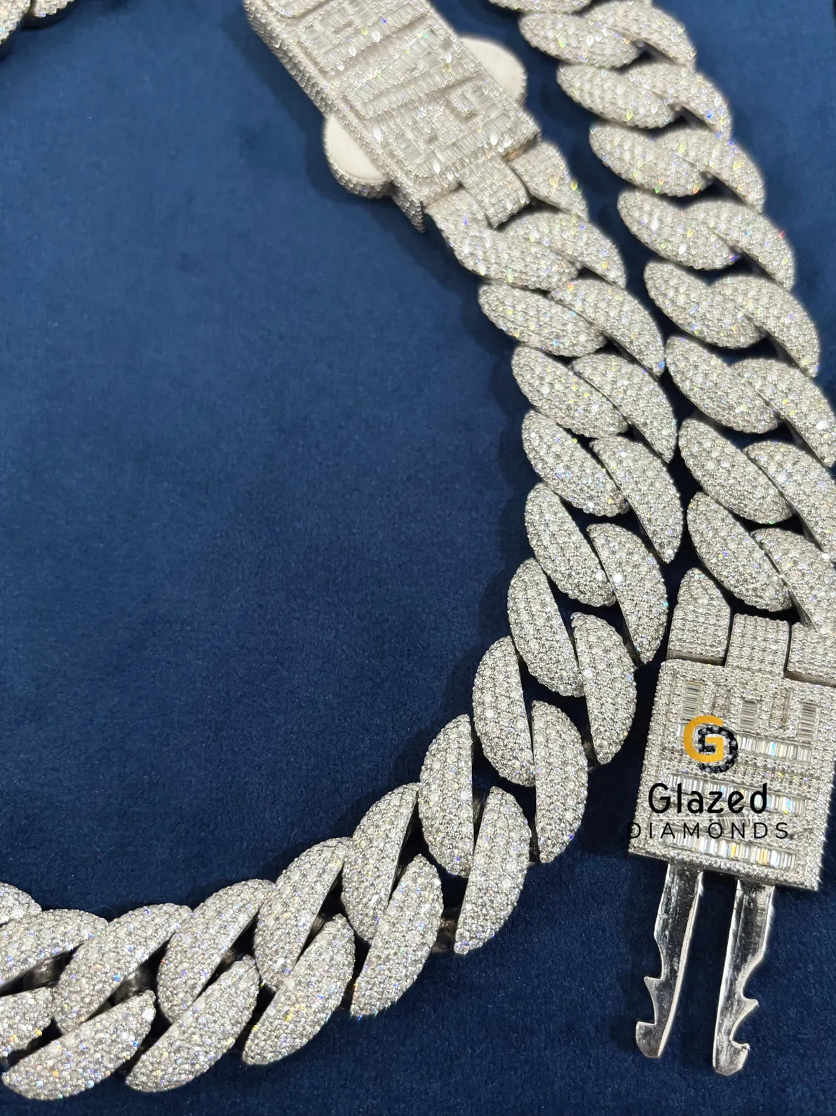 Cuban Link Round Moissanite Diamond Studded Chain