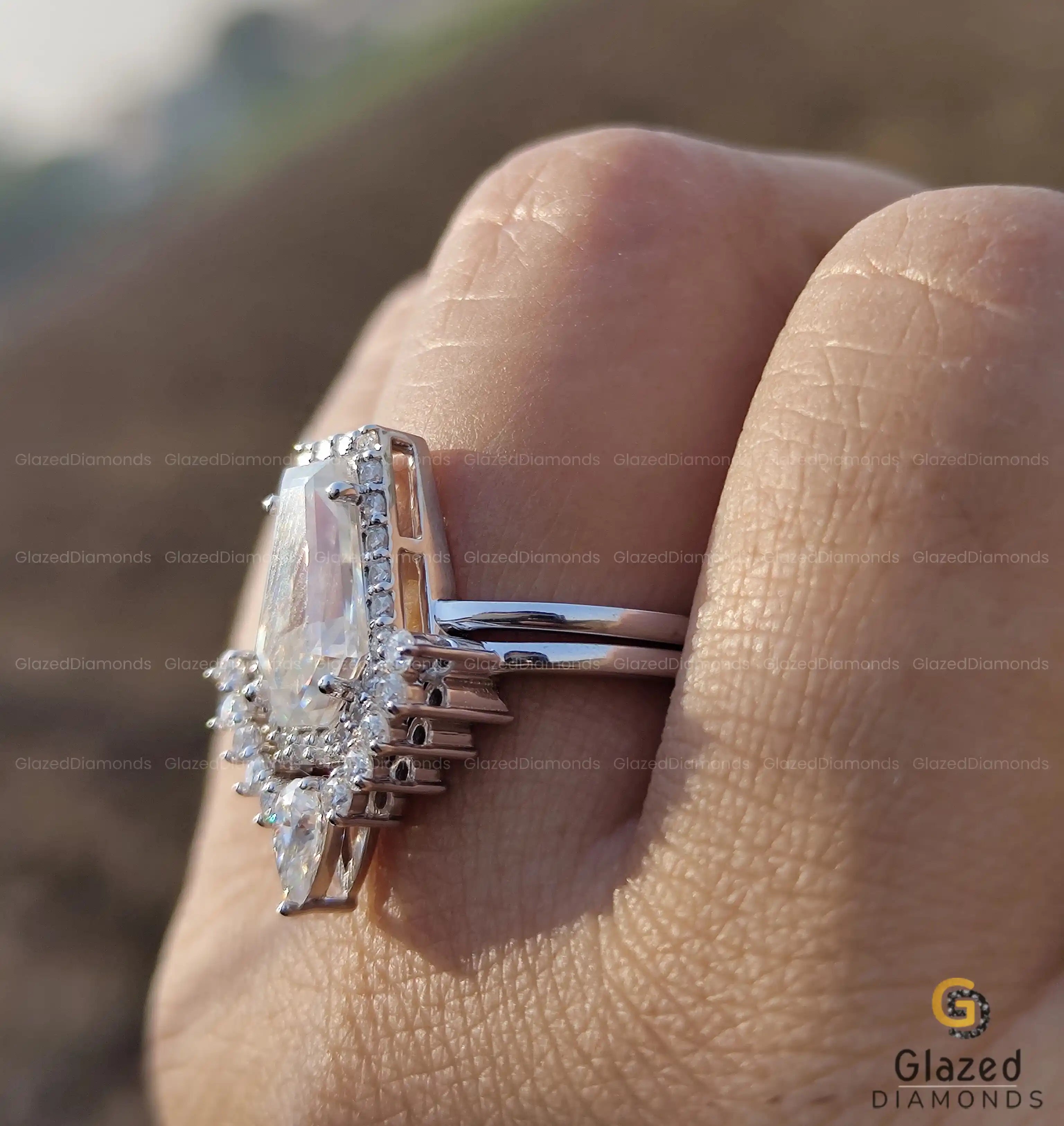 Curved Wedding Ring Women