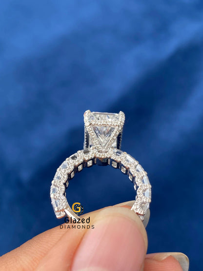 Gorgeous Radiant Cut Engagement Ring
