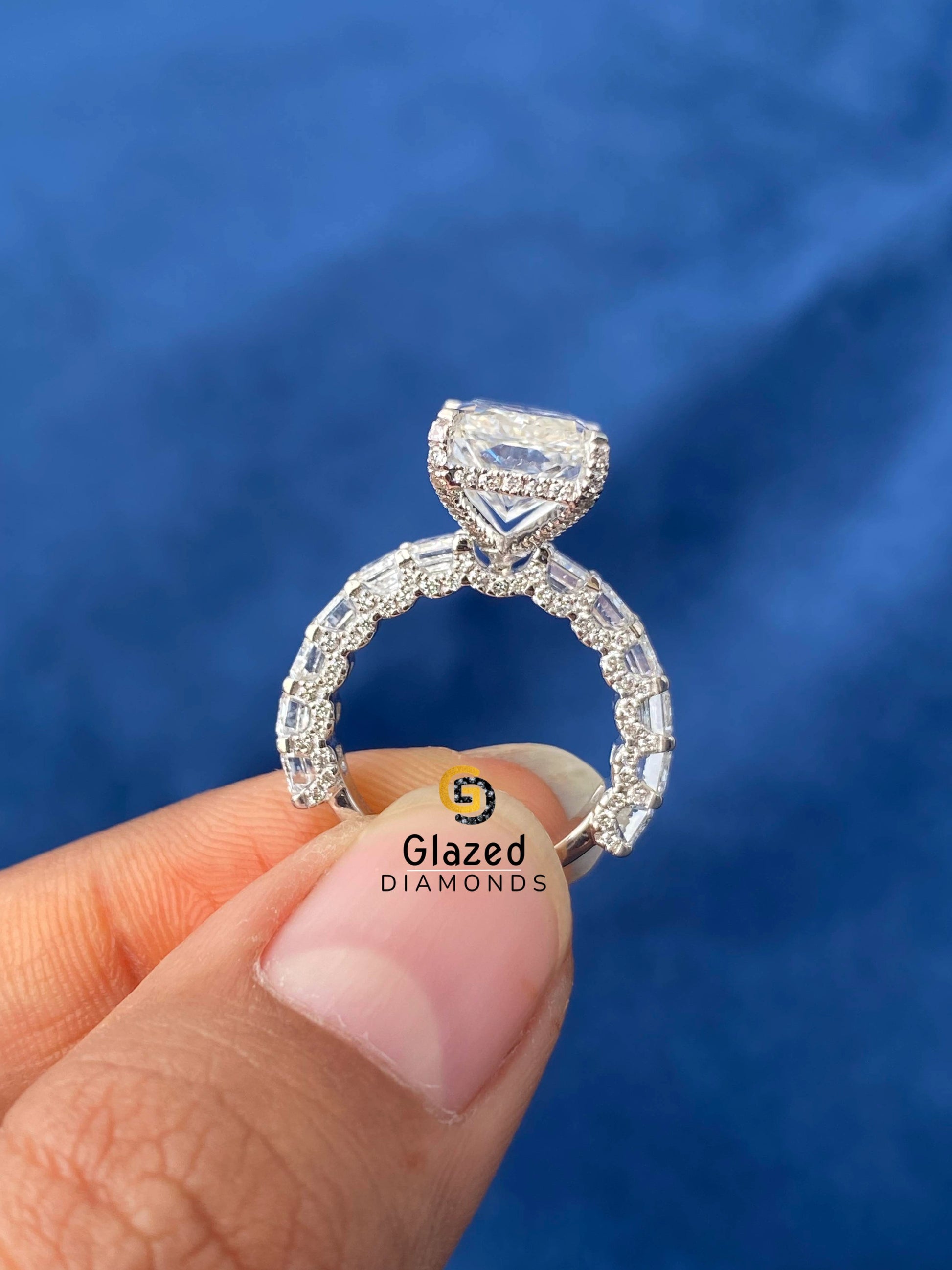 Gorgeous Radiant Cut Engagement Ring For Women In Silver