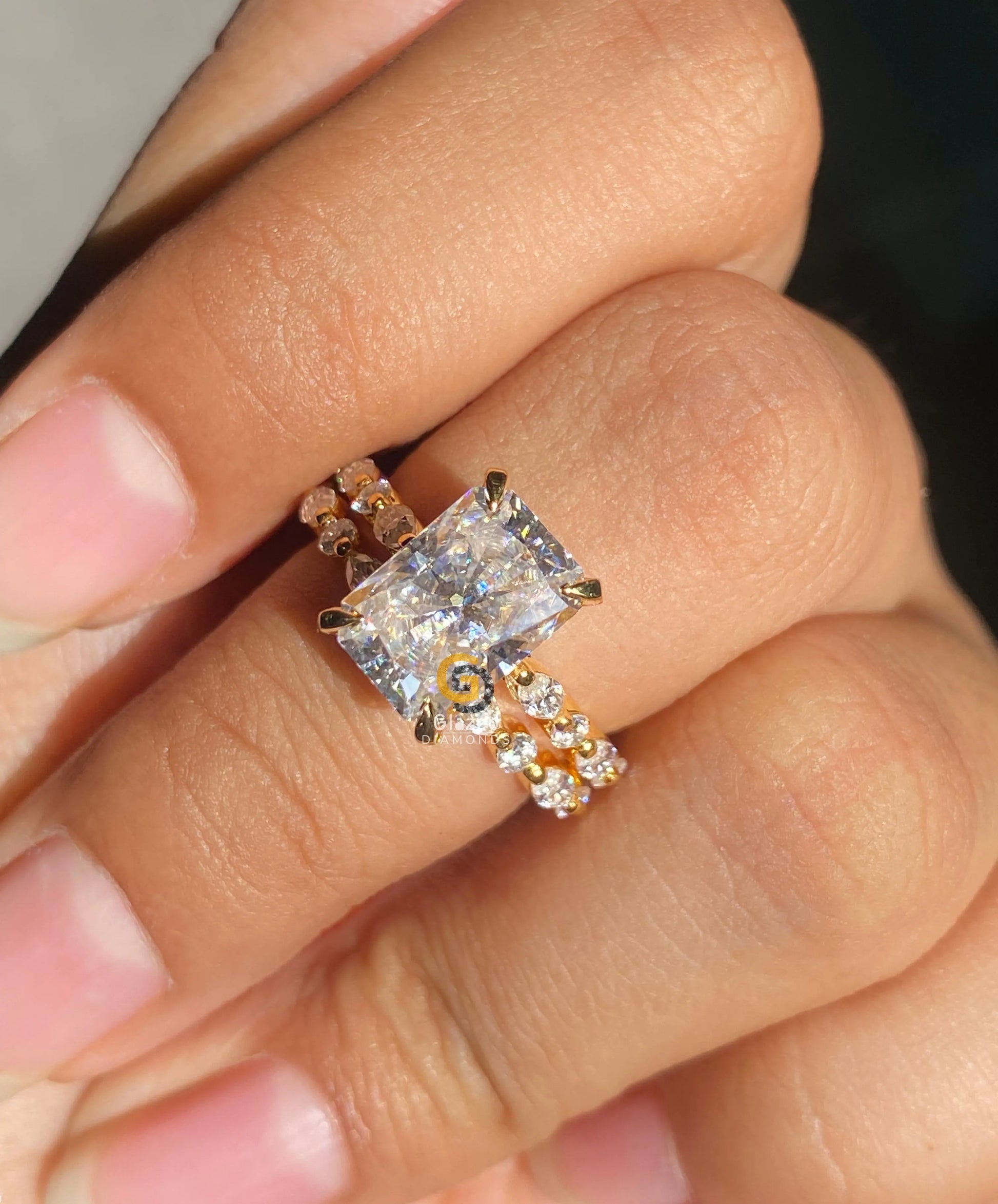 Radiant Moissanite Bubgle Band Ring Set