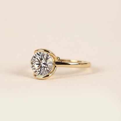 Round Cut Lab Diamond Wedding Ring For Women