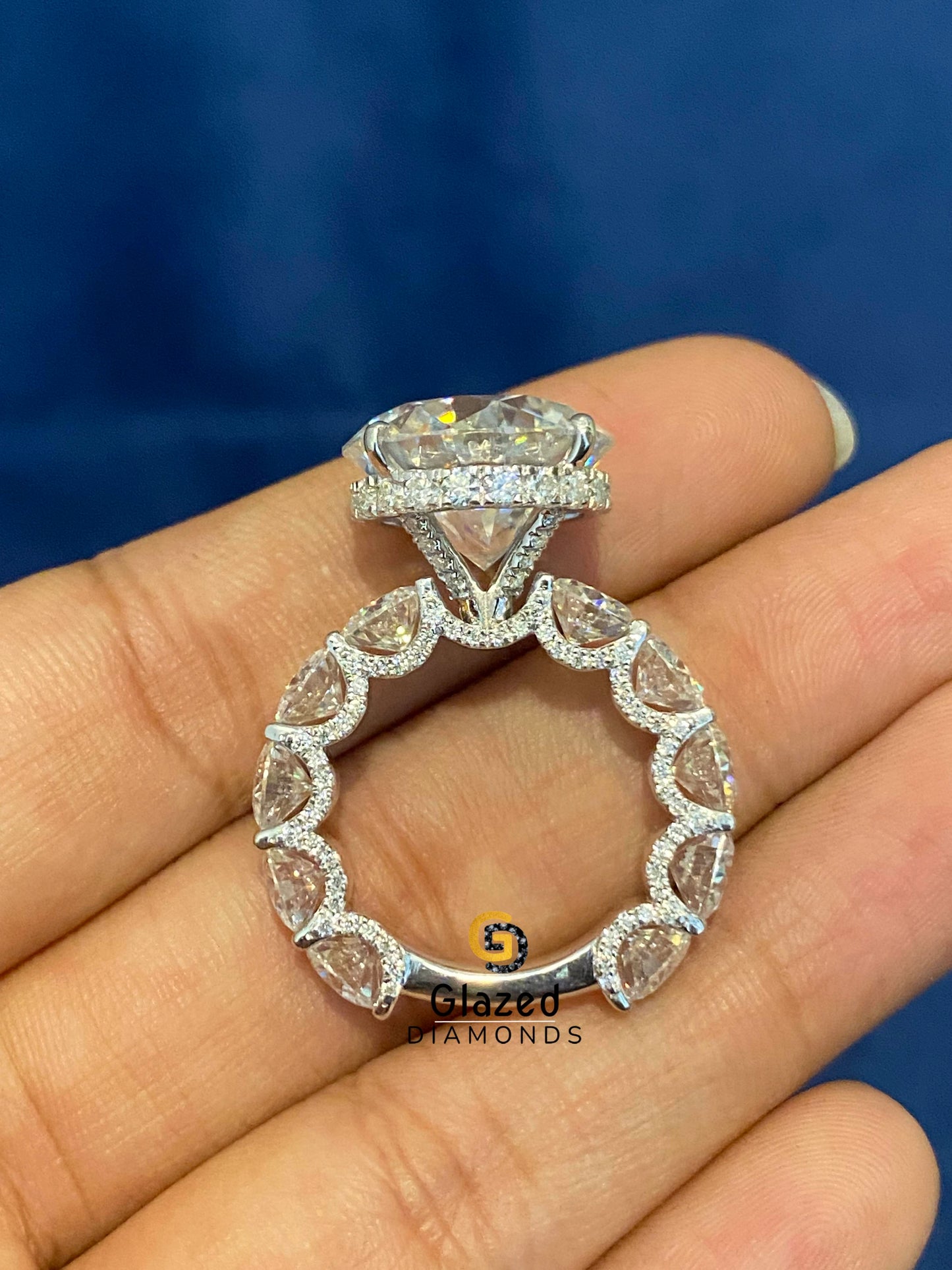 Round Moissanite Studded Wedding Ring