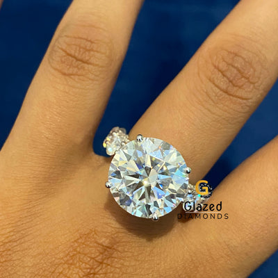 Round VVS Moissanite Diamond Studded Ring