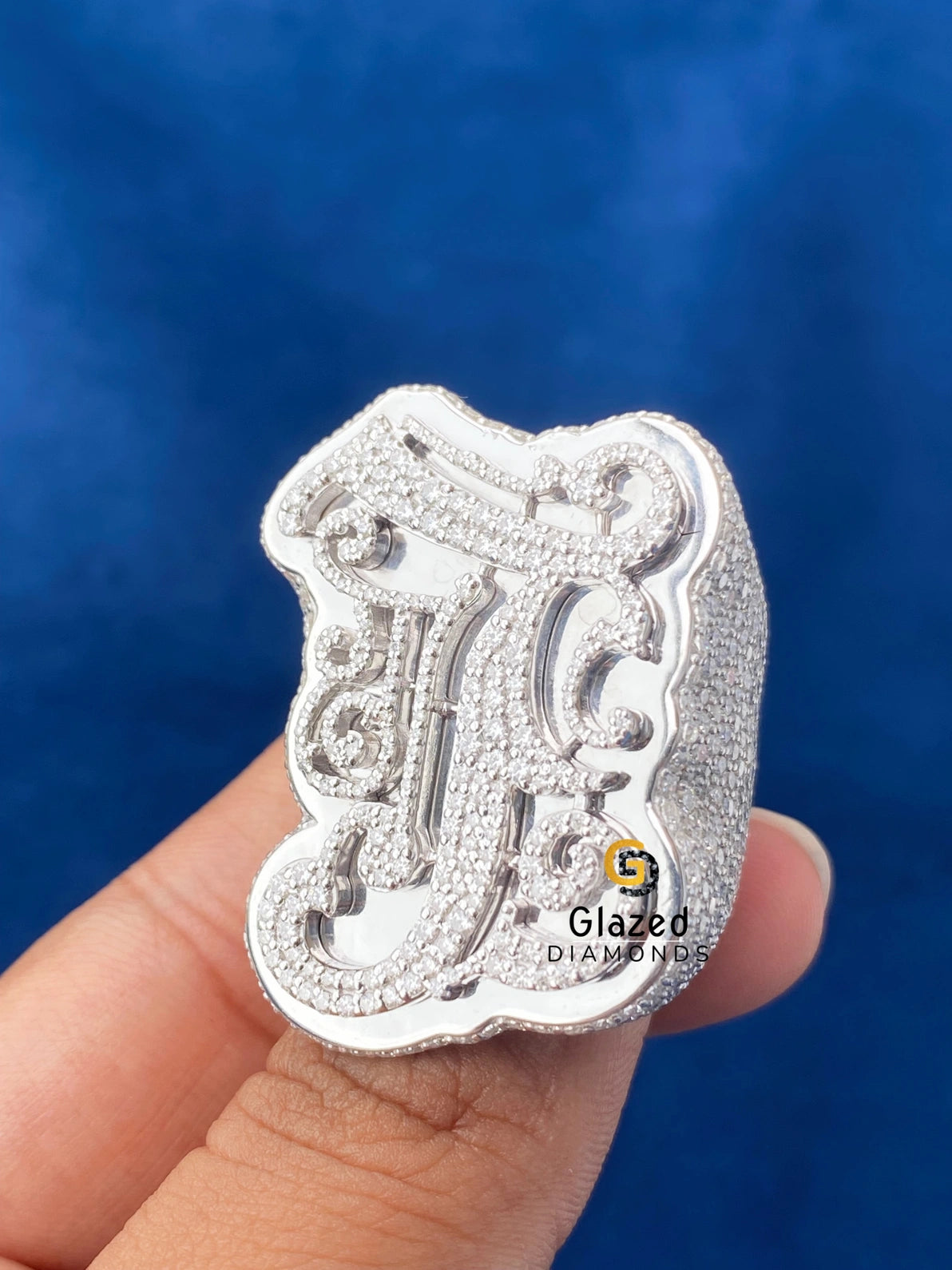 Round VVs Moissanite Customized Letter Hip Hop Ring