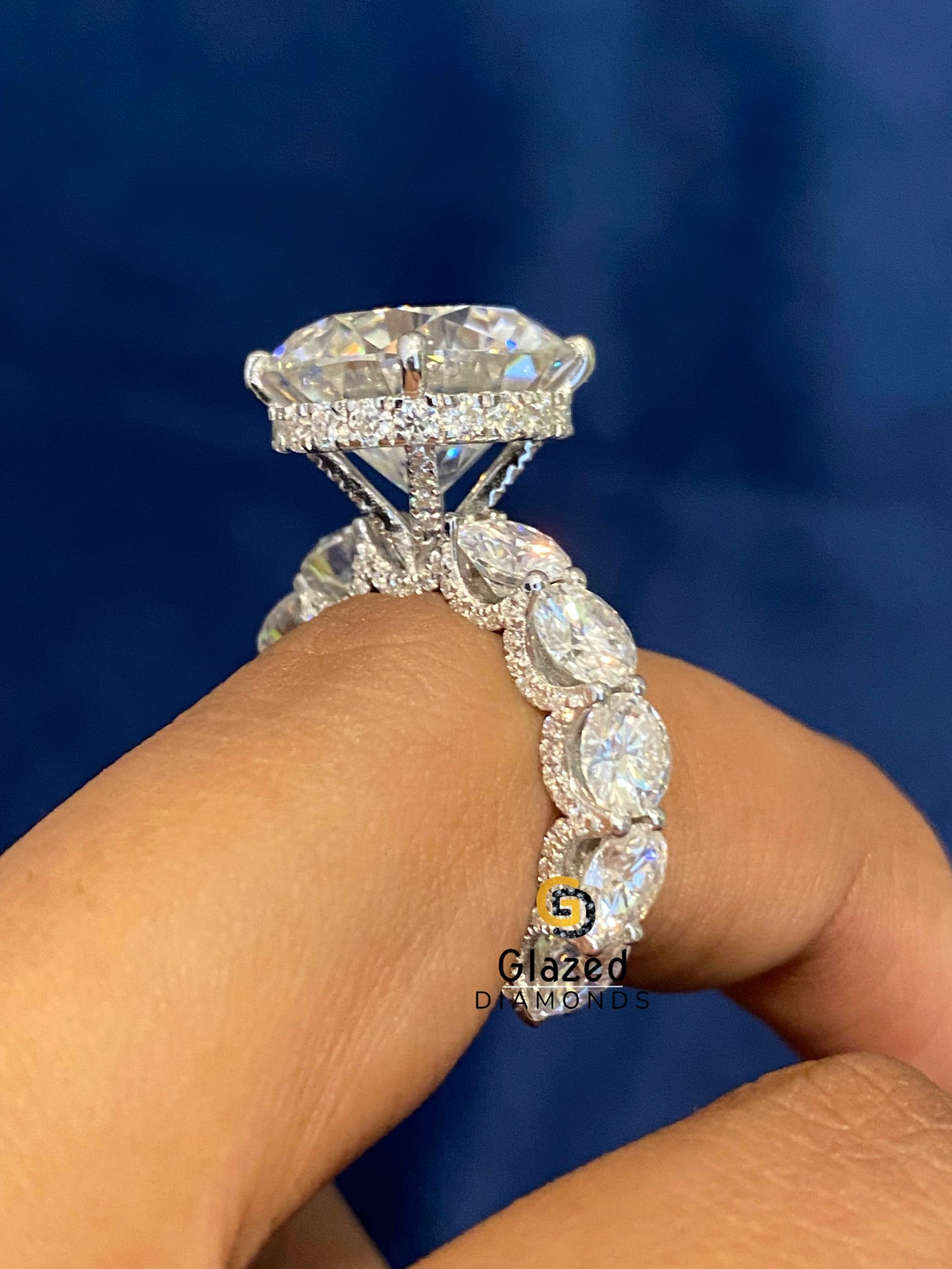 Round Wedding Ring For Her