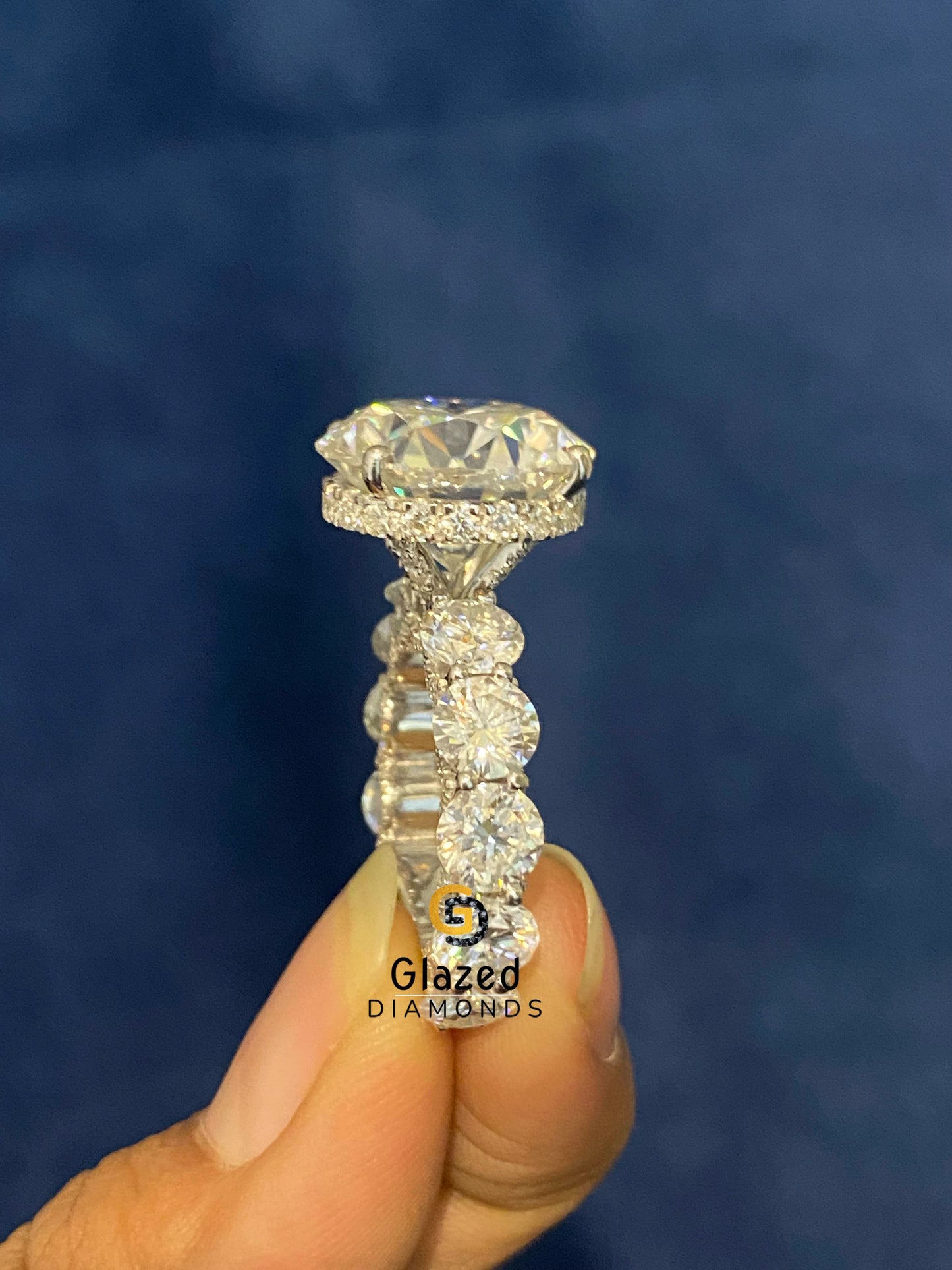 VVS Diamond Moissanite Round Wedding Ring