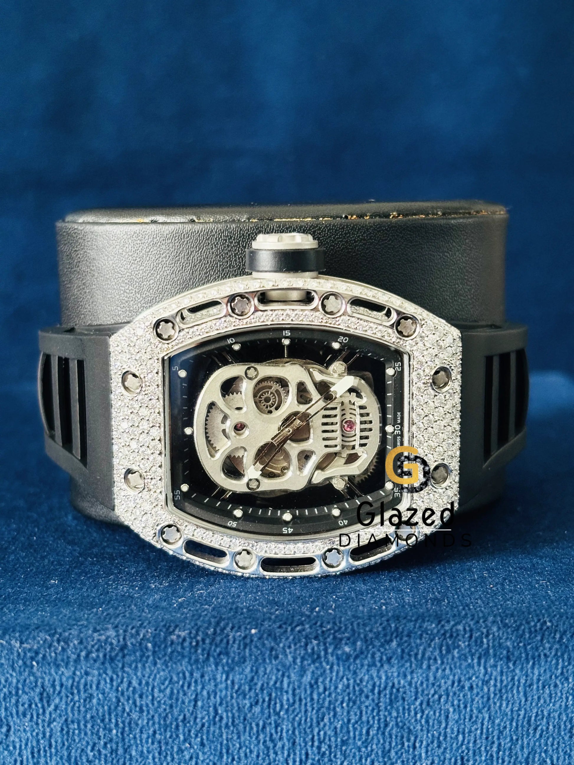 VVs Moissanite Face Dial Black Silicone Strap Watch