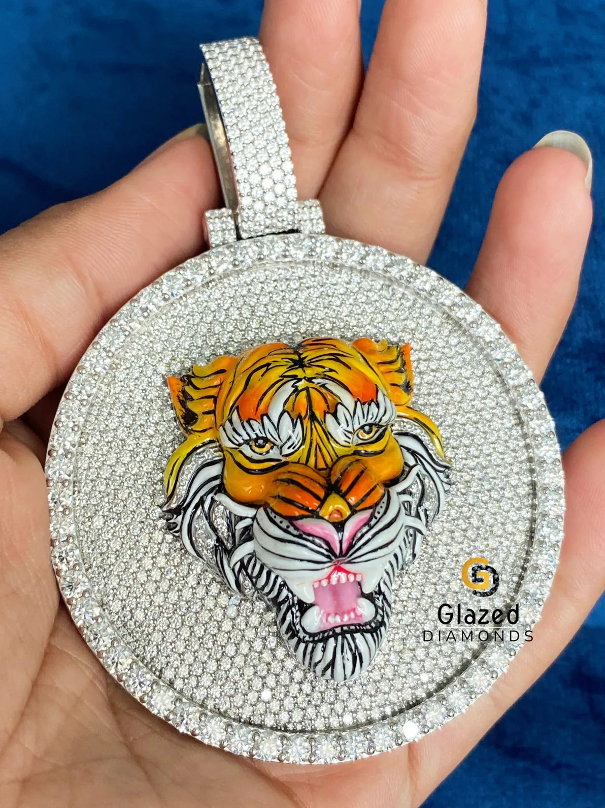 VVs Round Custom Enamel Moissanite Hip Hop Pendant